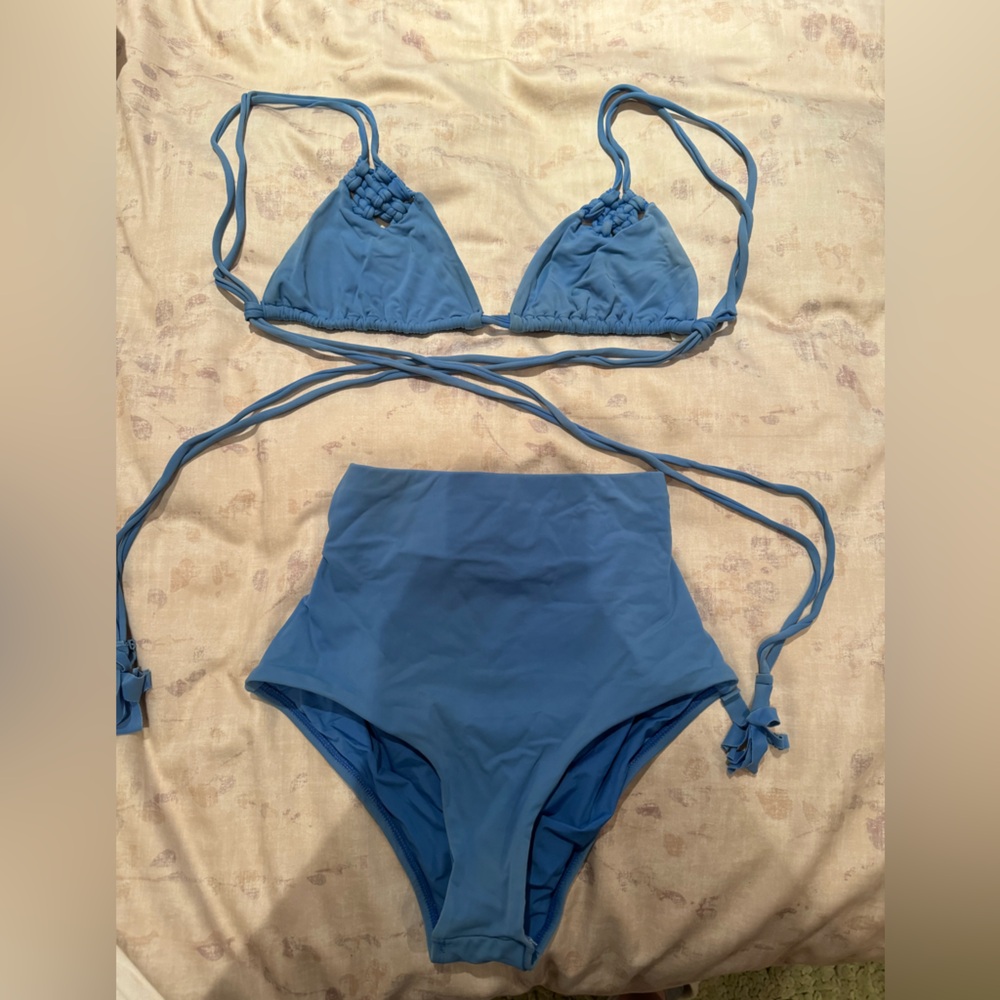Entreaguas Light Blue High Wasted Bikini